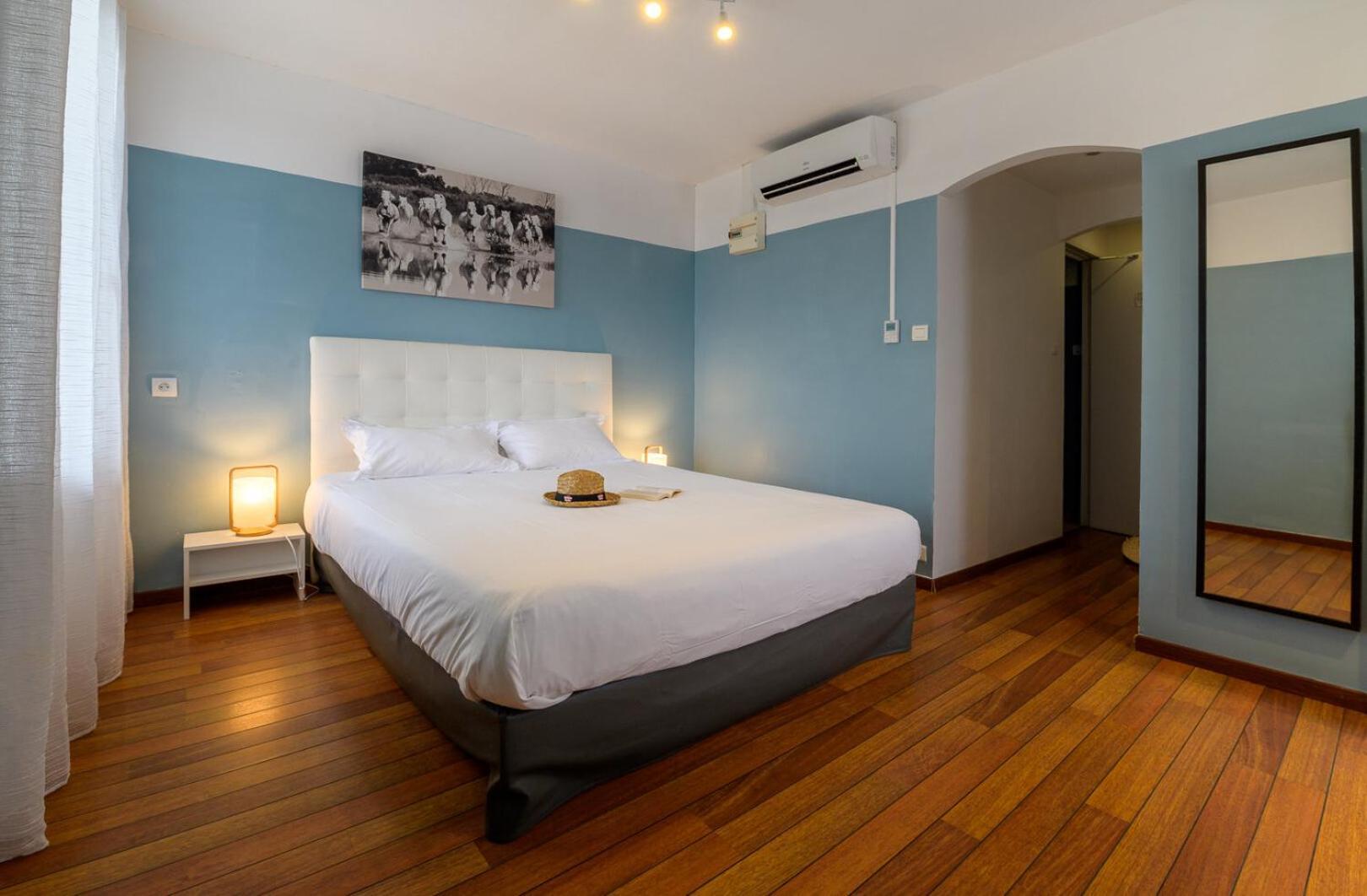 Abrivado Hotel Сен Мари де ла Мер Екстериор снимка